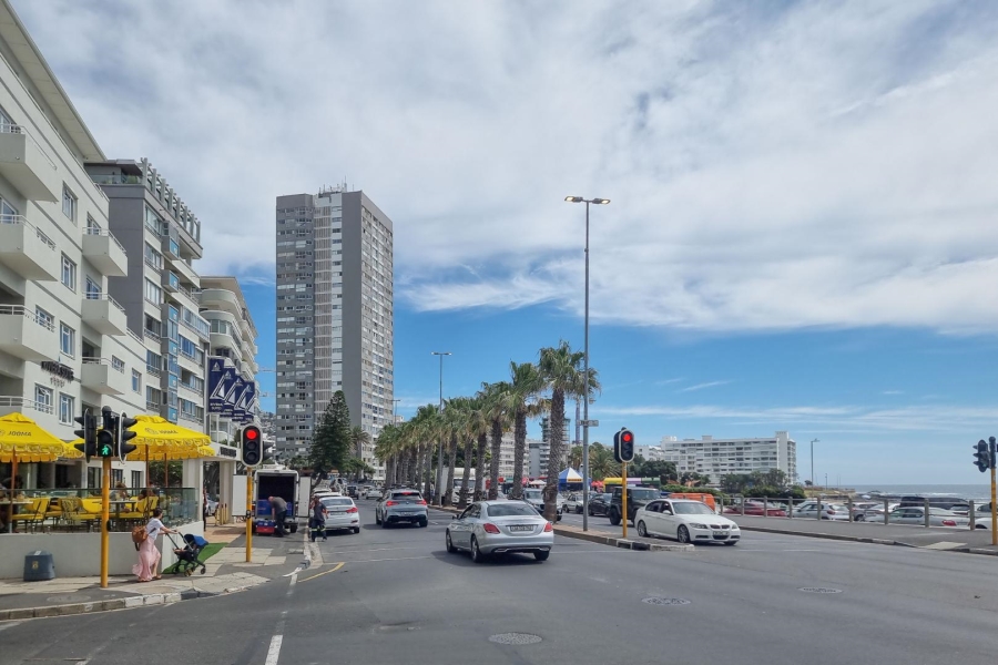 To Let 3 Bedroom Property for Rent in Sea Point Western Cape